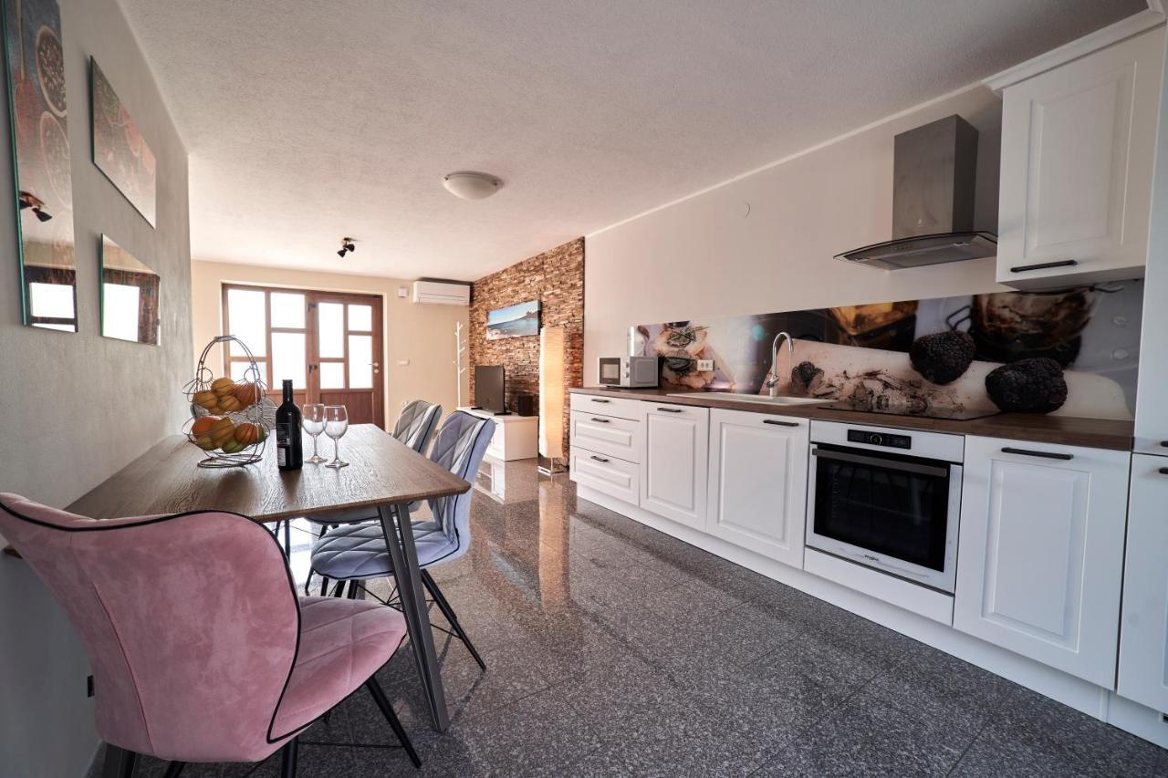 Haus Mila Villa Pavicini Buitenkant foto